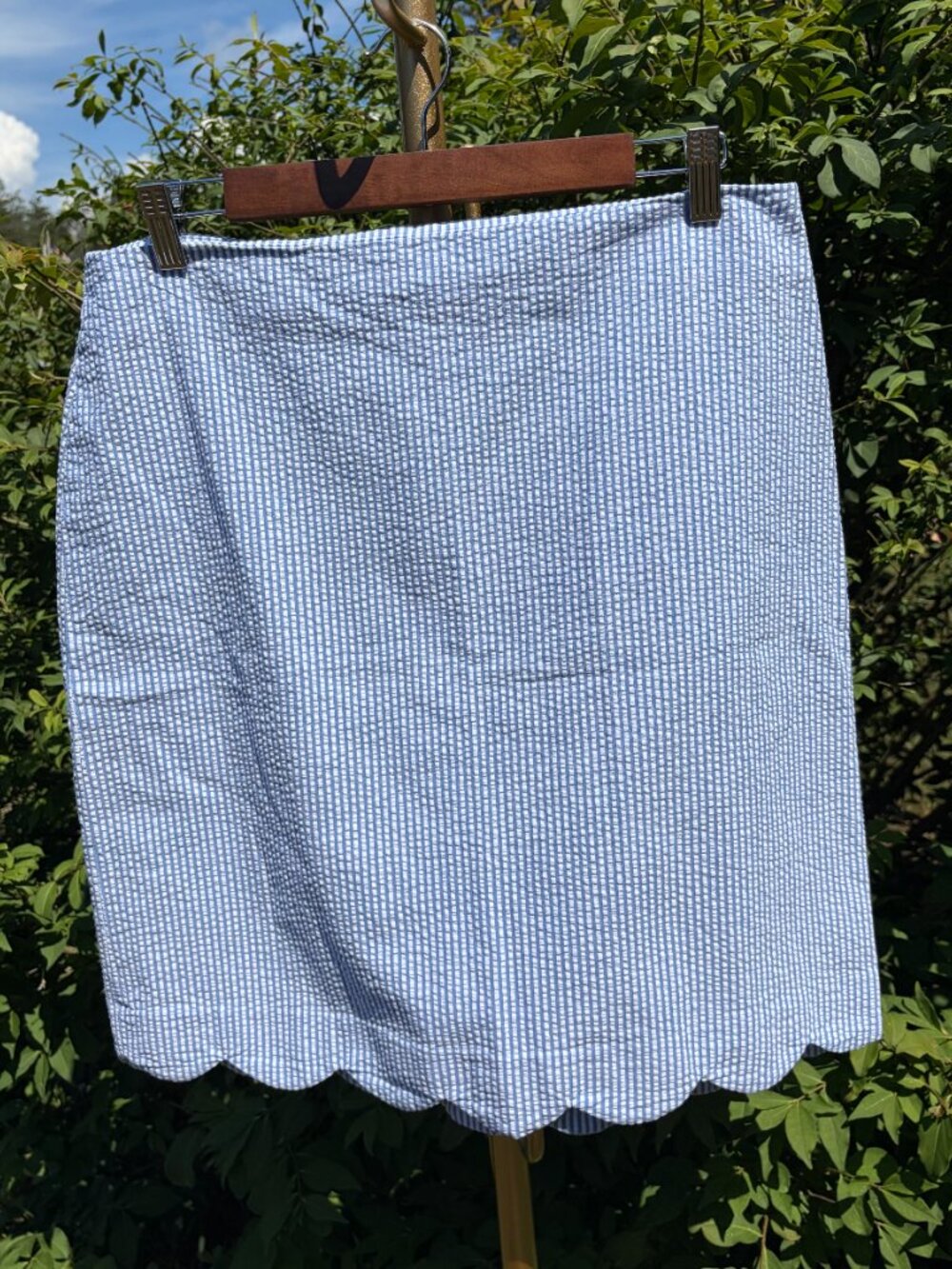 Cottagecore Talbots White & Blue Scalloped Seersucker cotton skirt size 10